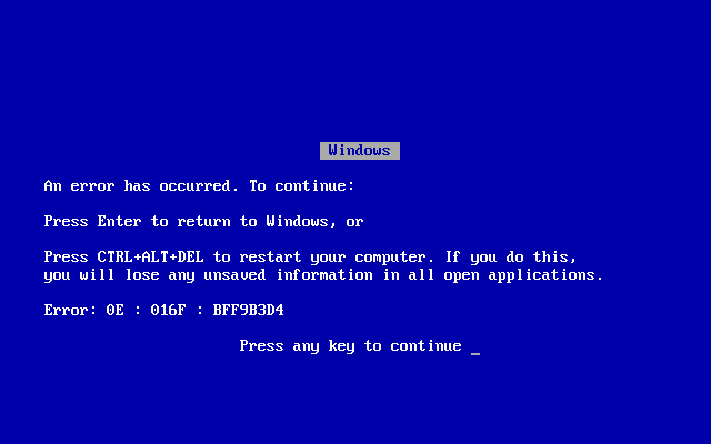 L'écran bleu de Windows 98 : du texte blanc sur fond bleu uni annonce qu'une exception fatale s'est produite dans l'application en cours, et invite à appuyer sur une touche pour tenter de continuer, ou sur Ctrl+Alt+Suppr pour redémarrer, en perdant le travail non sauvegardé